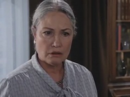 Helene (Ellen Schwiers)