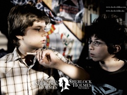 Holmes (Kristof Szenasi) an Watson (Adam Ungvar)