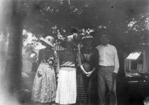 Arthur Conan Doyle holding a tennis racket in Australia (1920).