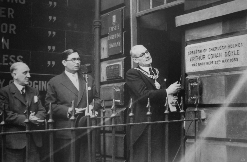 File:Plaque-arthur-conan-doyle-11-picardy-place-edinburgh-building-1949.jpg