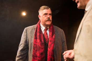 Sir Arthur Conan Doyle (Phill Jupitus)