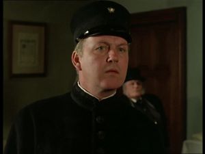 Inspector Gregson (Olivier Maguire)