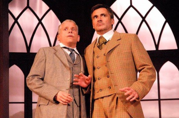 Dr. Watson (Frédéric Chevaux) & Sherlock Holmes (Olivier Minne)
