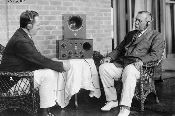 F. D. Waller explained radio to Arthur Conan Doyle.