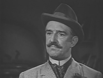 Sir Arthur Treadley (Basil Dignam)