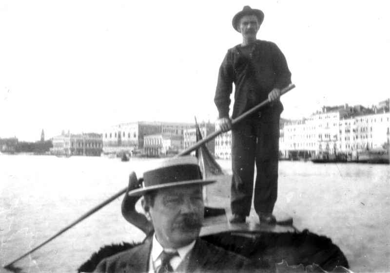 File:1907-arthur-conan-doyle-venice.jpg