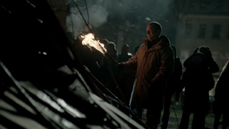 File:2014-SH-BBC-S03E01-bonfire-dad.jpg