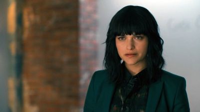 Dr. Ingrid Derian (Eve Harlow)