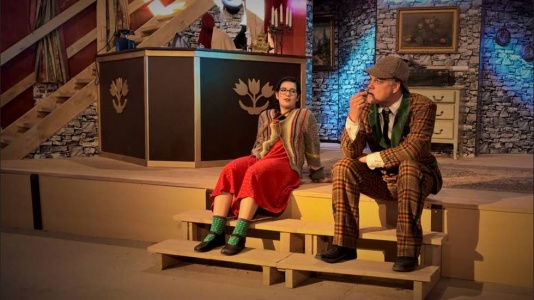 Iris (Nathalie Andersson) and Sherlock Holmes (Anders Gustavsson)