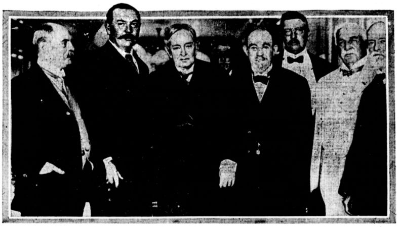 Arthur Conan Doyle at the Pilgrims of the United States dinner at the Whitehall Club, New York (28 may 1914). From left to right : Admiral Robert E. Peary, Sir Arthur Conan Doyle, Former Ambassador Joseph H. Choate, St. Clair McKelway, Commissioner R. A. C. Smith, Harry L. Horton and John D. Crimmins.