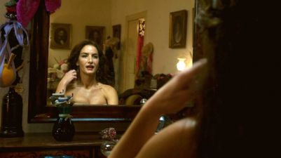 Irene Adler (Belén López)