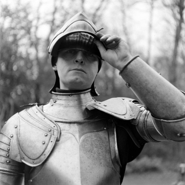 File:1948-03-adrian-conan-doyle-in-armour-02.jpg