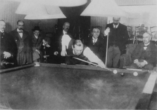 Arthur Conan Doyle competing in the Amateur Billiard Championship (7 february 1913).