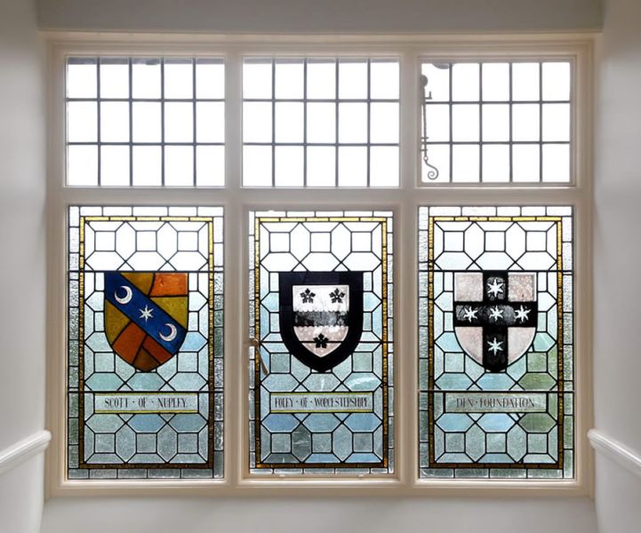 File:Undershaw-stained-glass-small.jpg