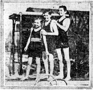 Adrian (center) with his sister Lena Jean (left) and his brother Denis (right) in Los Angeles (23 june 1923).
