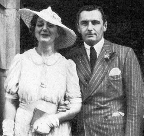 Denis Percy Stewart Conan Doyle, son of the late Sir Arthur Conan Doyle and Lady Conan Doyle, of Windlesham, Crowborough, Sussex, and Princesse Nina Mdivani, daughter of the late Prince Zachary Mdivani and Princesse Elizabeth Mdivani, were married at Bridgend. (The Bystander, 26 august 1936, p. 49)