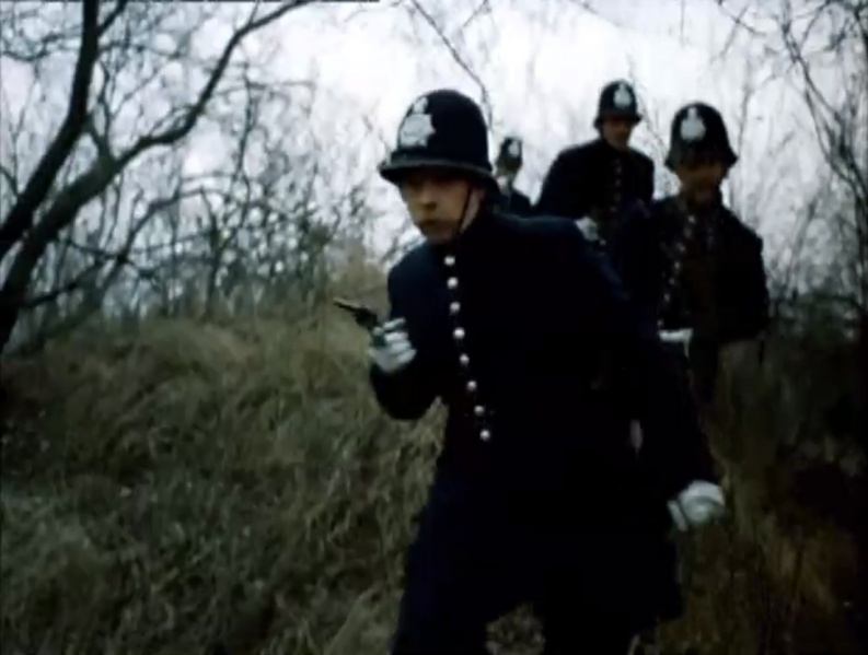 File:1983-sokrovishcha-agry-livanov-policemen.jpg