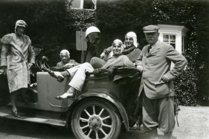 Arthur Conan Doyle with his family as car racers.