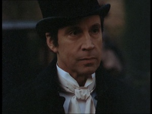 Culverton Smith (Jonathan Hyde)