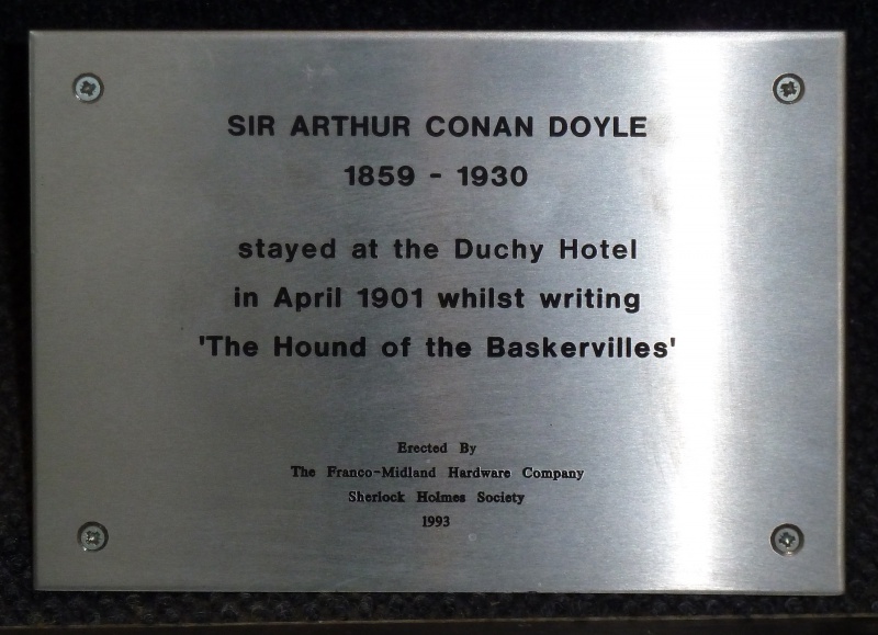 File:Plaque-arthur-conan-doyle-high-moorland-visitor-centre-princetown.jpg