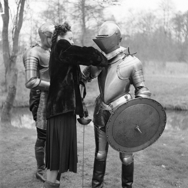 File:1948-03-adrian-conan-doyle-with-his-wife-anna-andersen-repairing-armor3.jpg