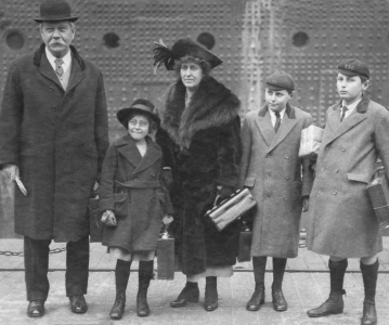Adrian (left) during USA tour (1922).