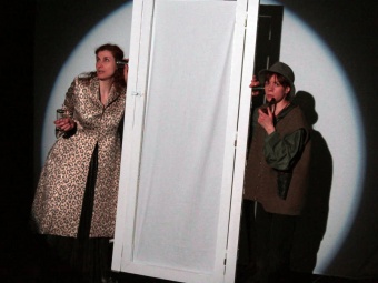 Once Blond Woman (Eve Laudenback) & Herlock Sholmès (Fanny Richert)
