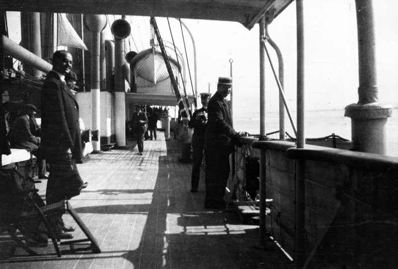 File:1907-arthur-conan-doyle-aboard-ship.jpg