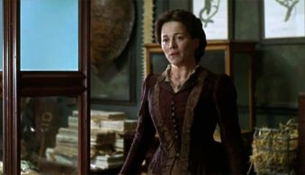 Agnes Blythe (Sarah Peirse)