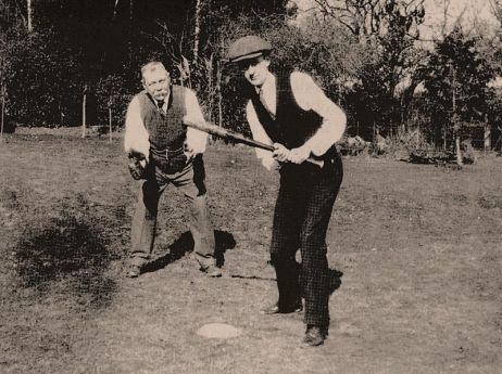 Arthur Conan Doyle playing Baseball in USA (1922).