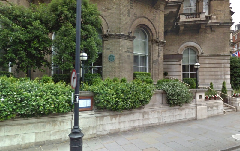 File:Plaque-arthur-conan-doyle-langham-hotel-langham-place-london-building.jpg