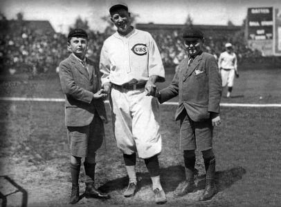 Denis (left) and Adrian (right) with Grover Cleveland Alexander, a 'Chicago Cubs' baseball player (ca. april-june 1922).