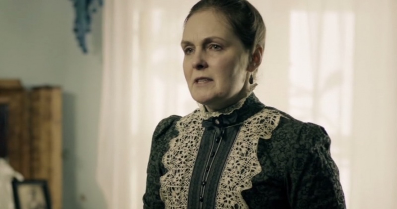 File:Sh-petrenko-S01E04-mrs-lingle.jpg