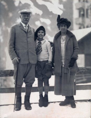 Arthur, Lena Jean, and Jean (december 1924).