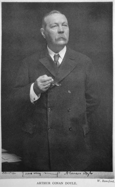 File:1921-arthur-conan-doyle-holding-glasses-by-w-ransford.jpg
