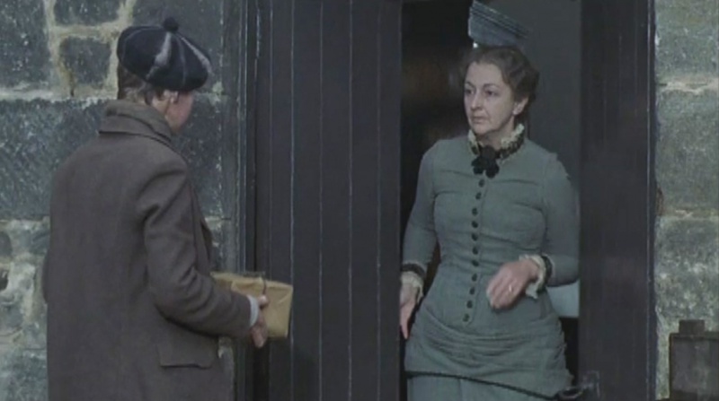 File:2000-mr-bell-and-mr-doyle-0-landlady.jpg
