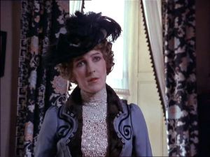 Lady Hilda Trelawney Hope (Patricia Hodge)