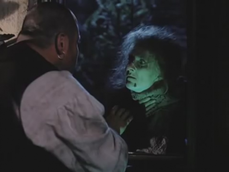 File:1992-sh-sieben-zwerge-S01E03-witch.jpg
