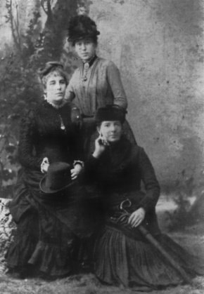 From left to right: Connie, Lottie and Annette (Lisbon).