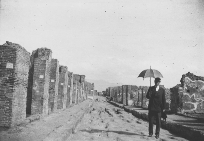 File:1907-arthur-conan-doyle-in-pompeii.jpg