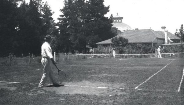 Arthur Conan Doyle playing tennis in Australia (1920).