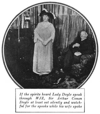 Lady Doyle speak through WJZ with Arthur Conan Doyle listening (june 1923).
