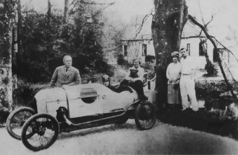 Arthur Conan Doyle and family at Bignell Wood.