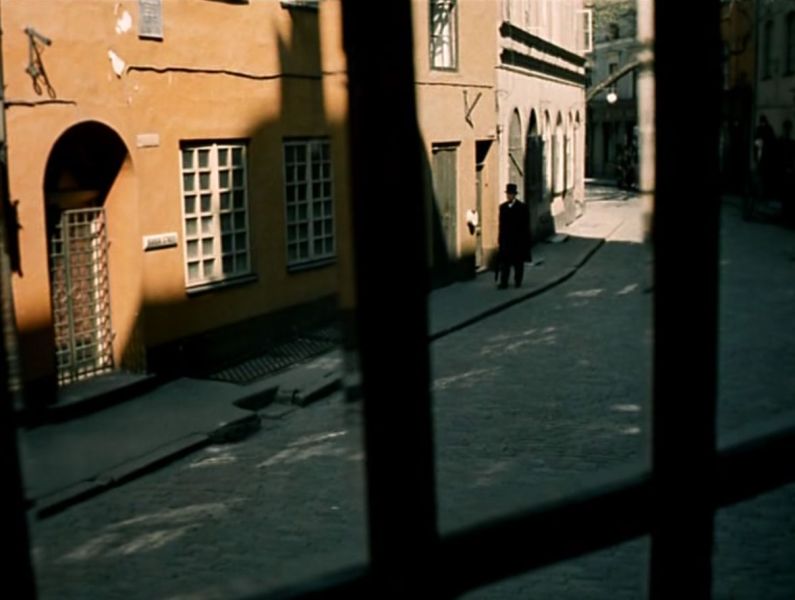 File:1979-krovavaya-nadpis-livanov-mycroft.jpg