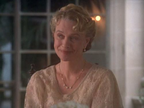 Lady Doyle (Judy Geeson)
